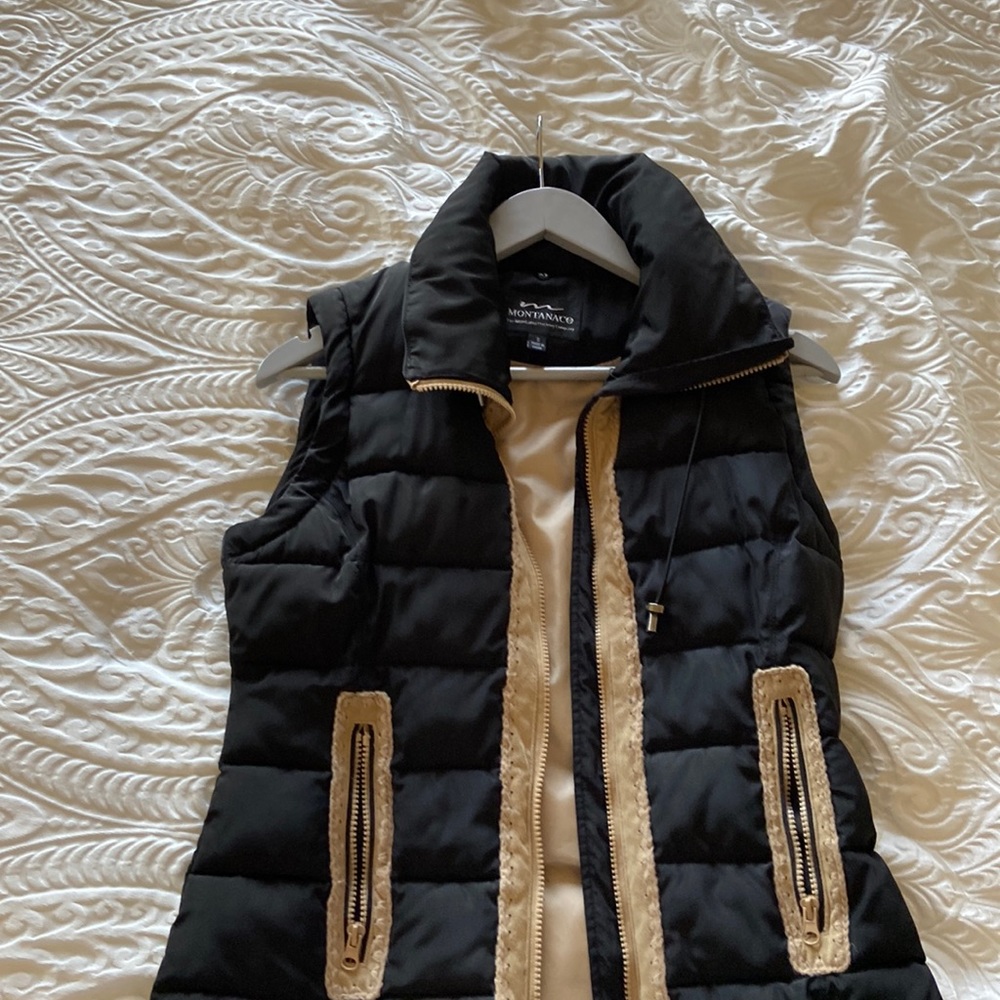 MontanaCo vest size small black with brown accents
